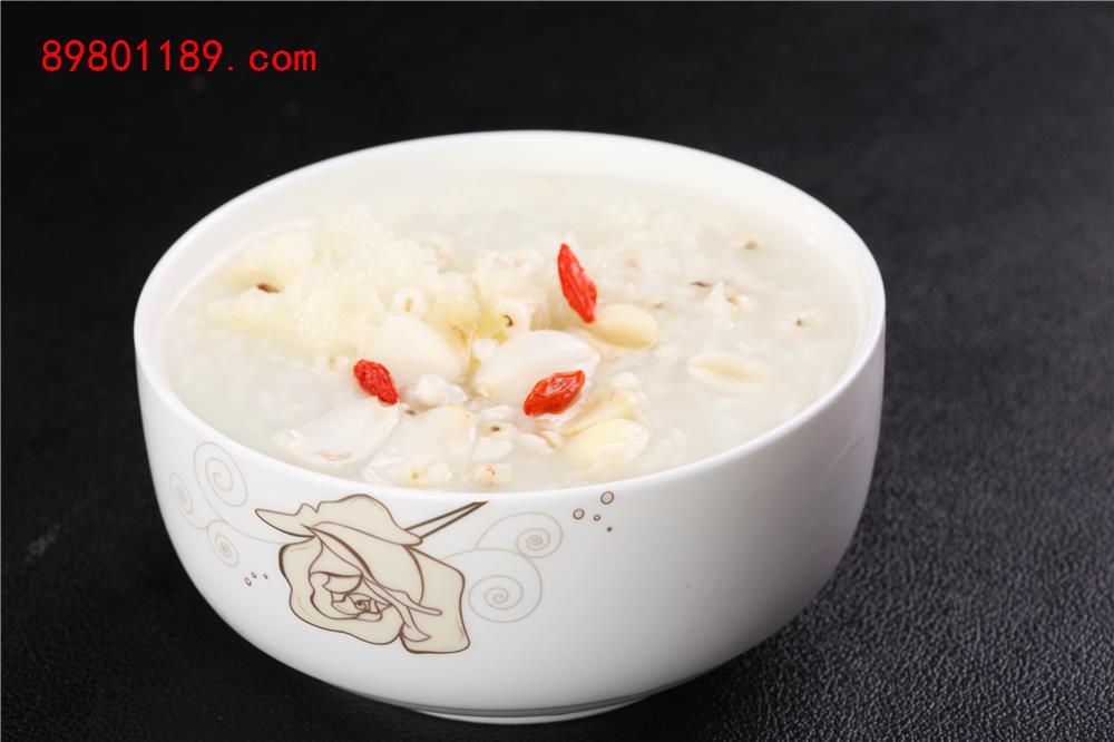 煮米银耳莲子